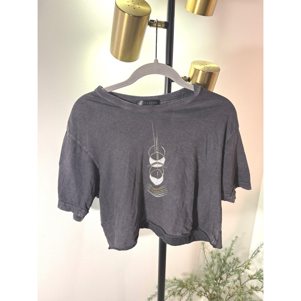 Neoclasics moon tee spiritual yoga retreat crop workout pilates new age med euc